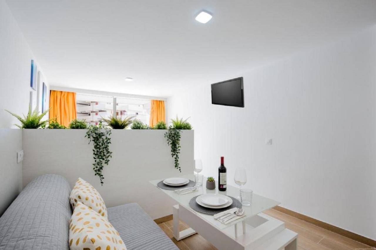 319 Modern Accommodation,Sea View, Wi Fi And Pool Playa de las Americas  Luaran gambar